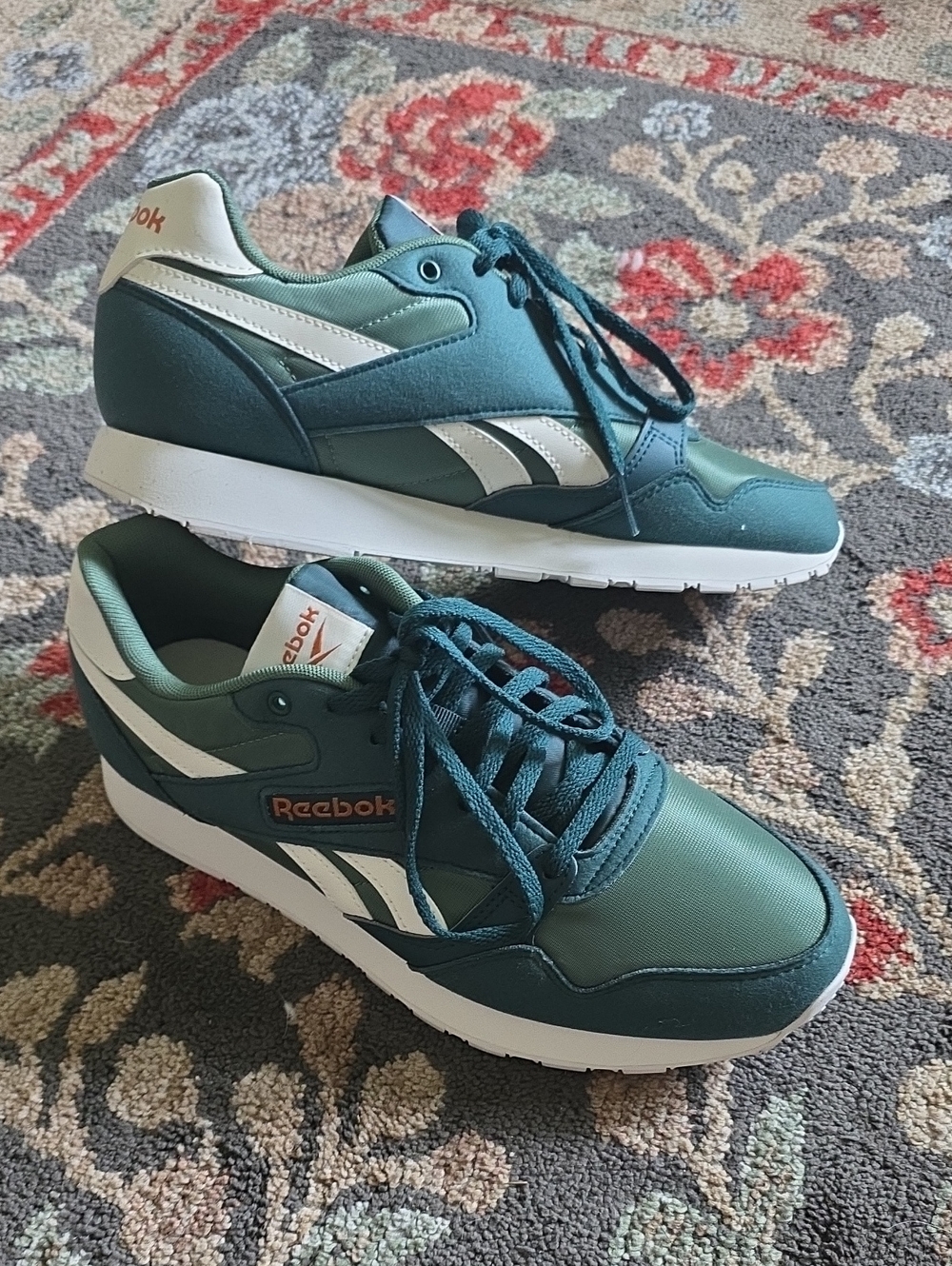 Reebok Men's Green and White Retro Runner Sneakers